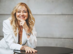 Zwischen deinen Zeilen – die KI, die mich liebte<br>Autoren-Lesung mit Claudia Homberg